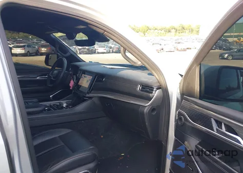 2022 Jeep Wagoneer Series Iii 4X4 z USA, uszkodzony, nr VIN 1C4SJVDT4NS183048